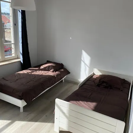 Joli Appartement Avec Parking Gratuit Sur Place Givet Esterno foto