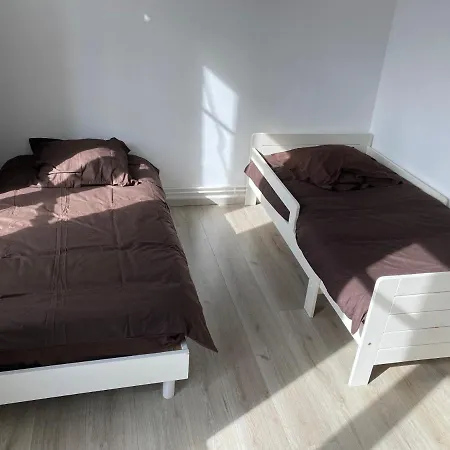 Joli Appartement Avec Parking Gratuit Sur Place Givet Esterno foto