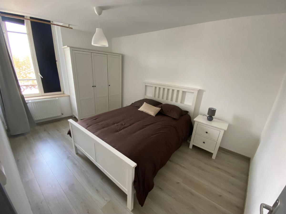 Joli Avec Parking Gratuit Sur Place Givet