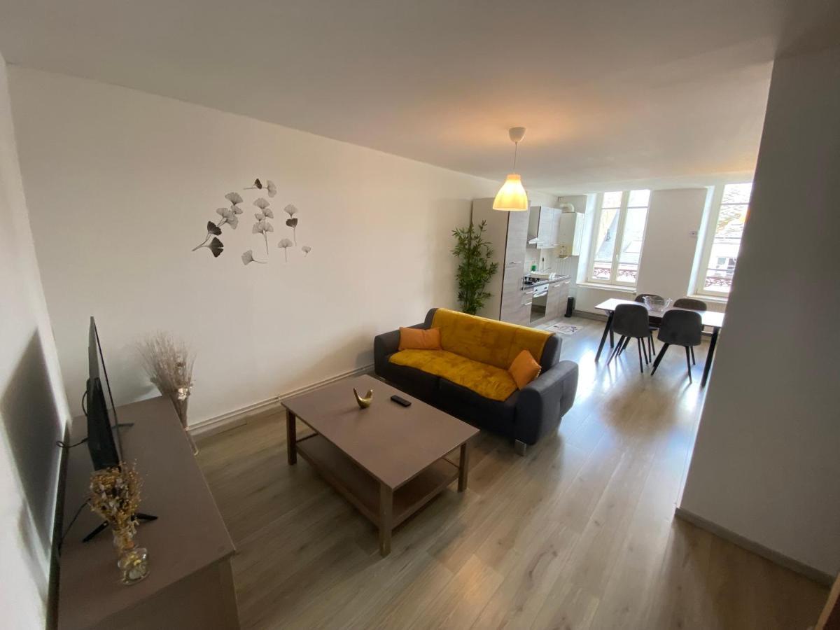 Joli Avec Parking Gratuit Sur Place Apartment