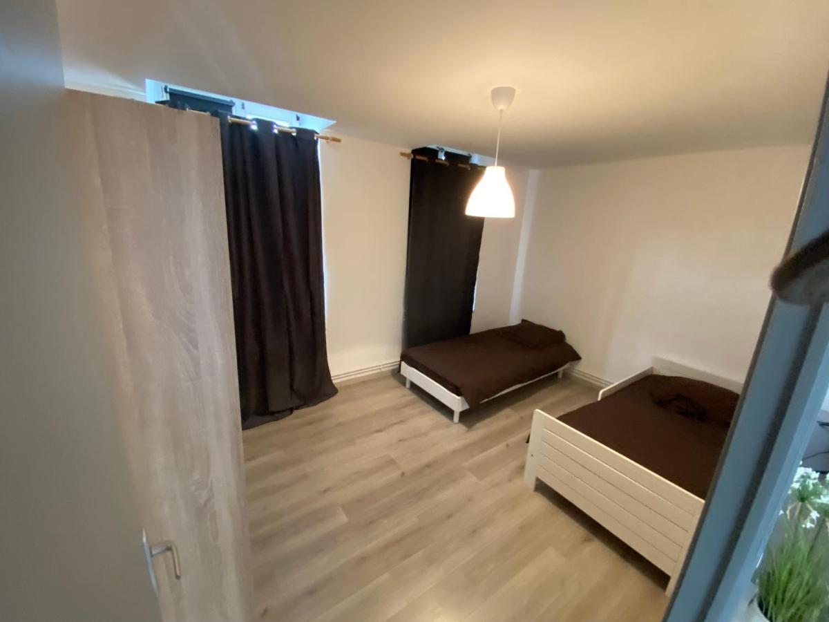 Joli Avec Parking Gratuit Sur Place Apartment *